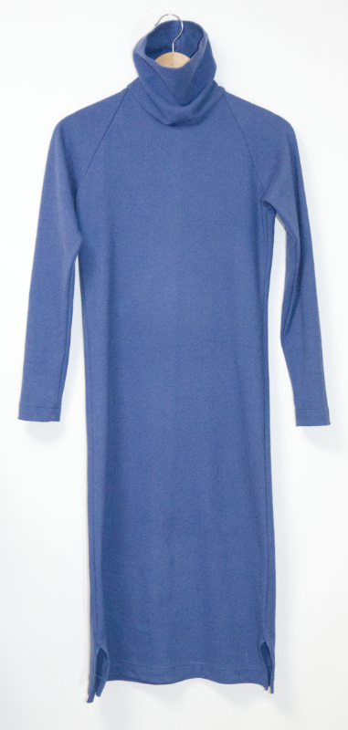 ラグランタートルネックワンピースMedium