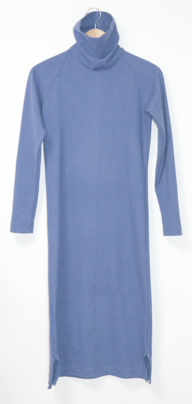 ラグランタートルネックワンピースMedium